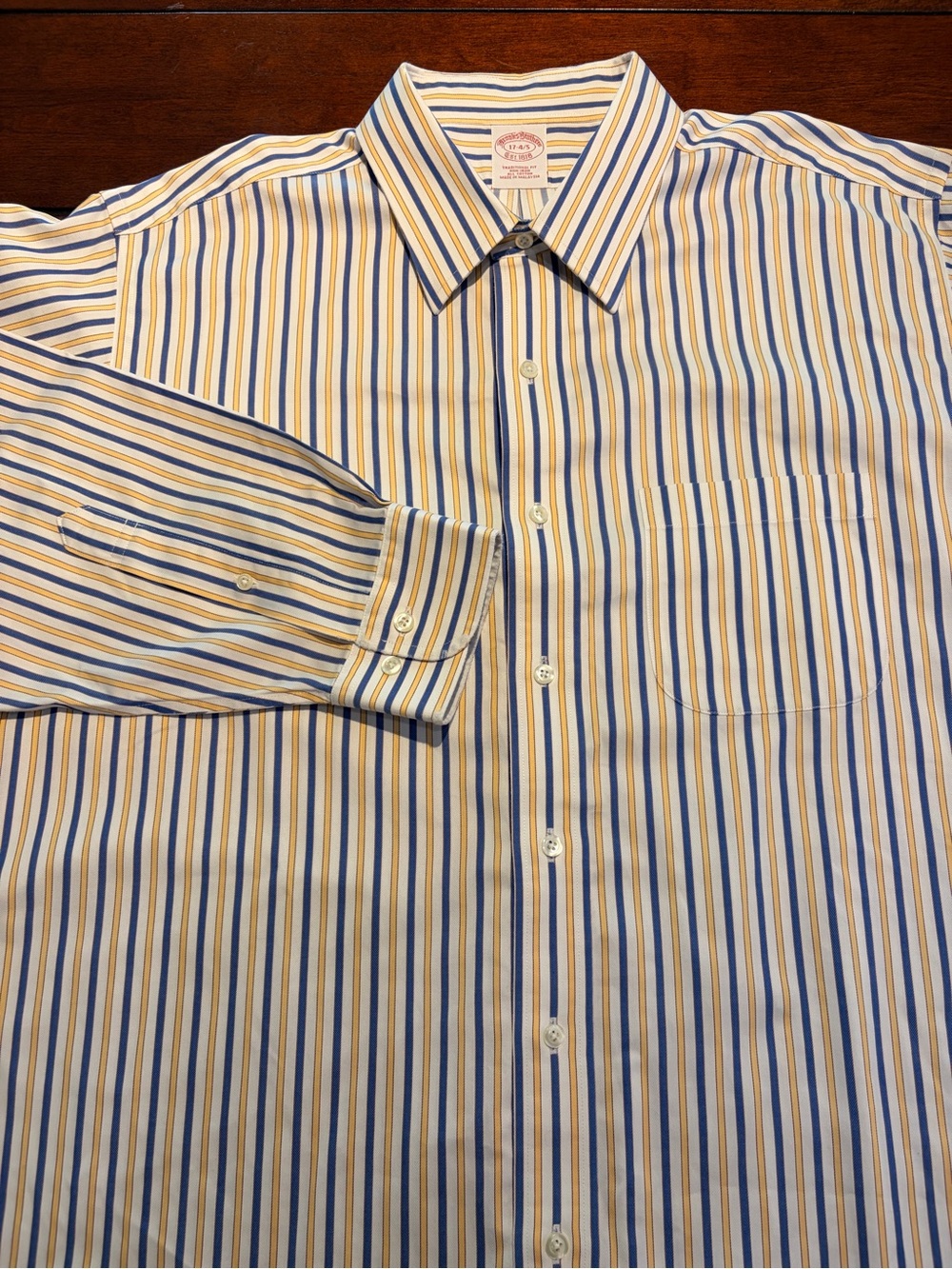 Brooks Brothers Men’s Traditional Fit Non-Iron Striped Dress Shirt Size 17-4/5